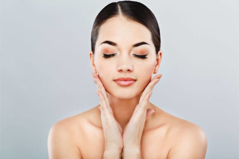 Here to offer a non-surgical face lift in Southampton.